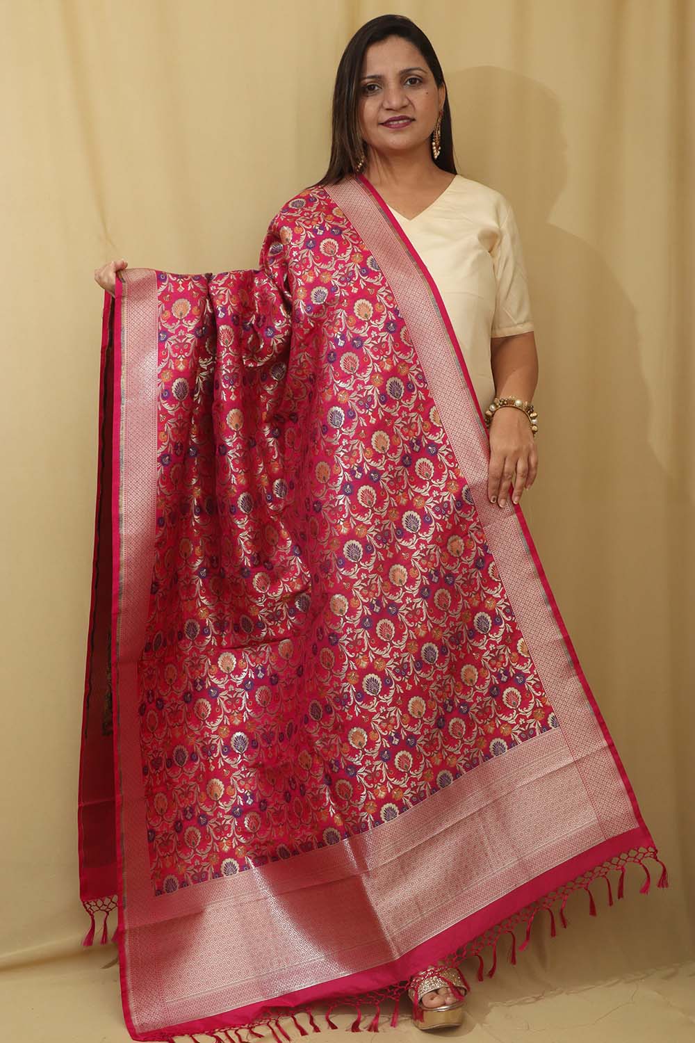 Opulent Pink Banarasi Kimkhwab Design Silk Dupatta - Elegant and Luxurious - Luxurion World