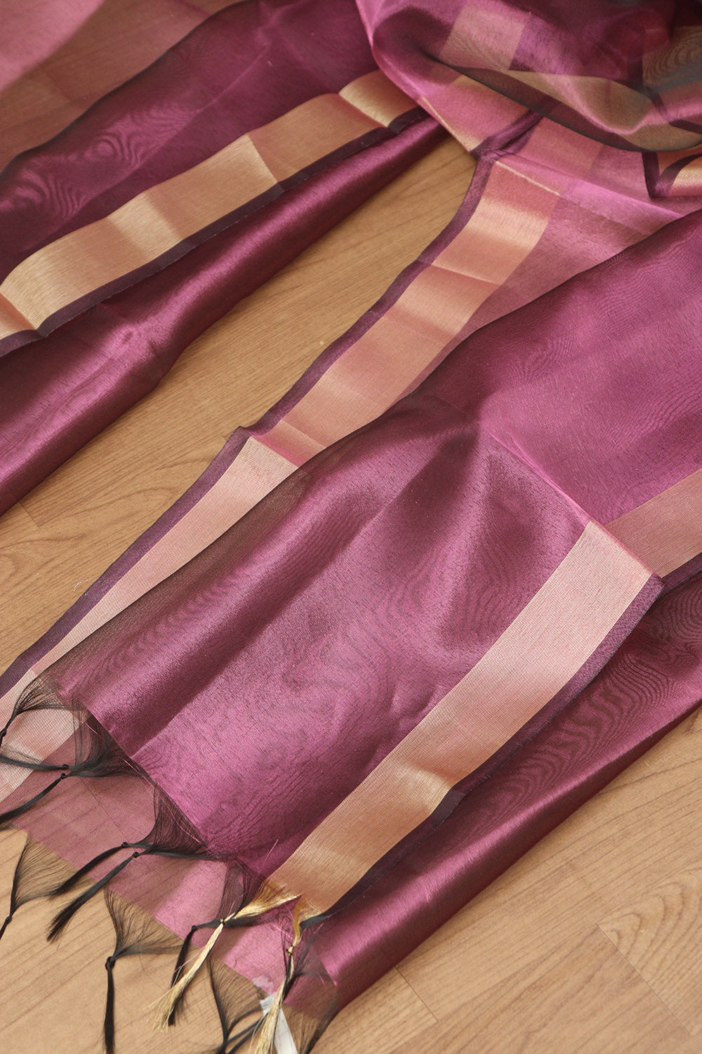 Pretty in Pink: Banarasi Tissue Dupatta - Luxurion World