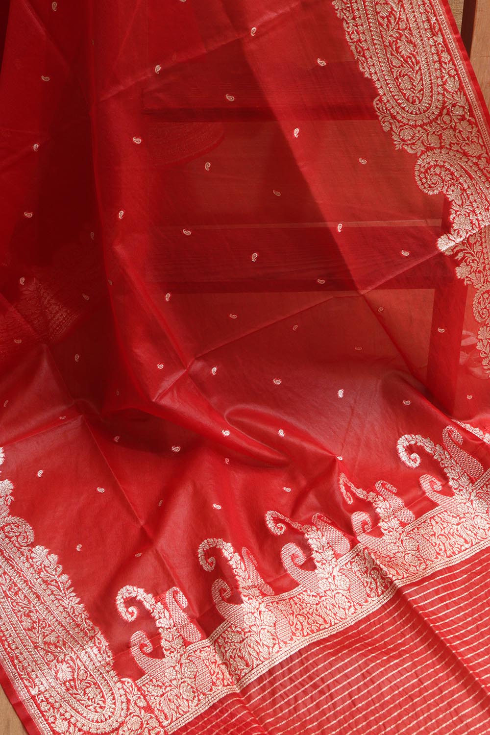 Elegant Red Banarasi Organza Silk Dupatta - Luxurion World