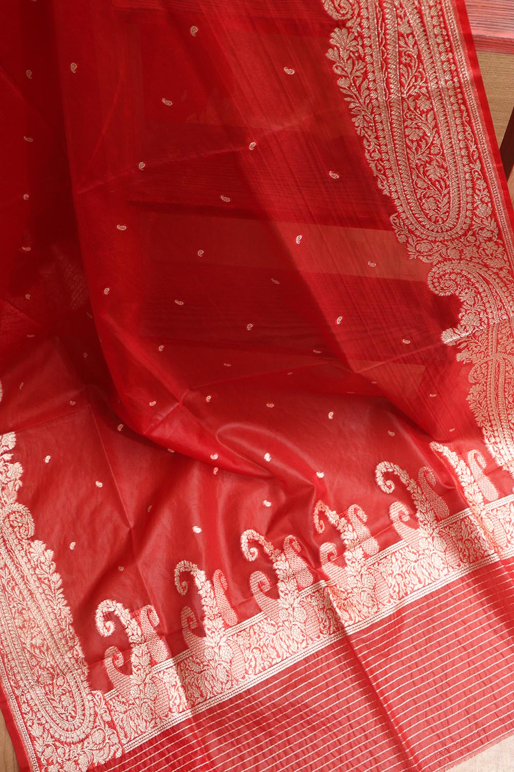 Elegant Red Banarasi Organza Silk Dupatta - Luxurion World