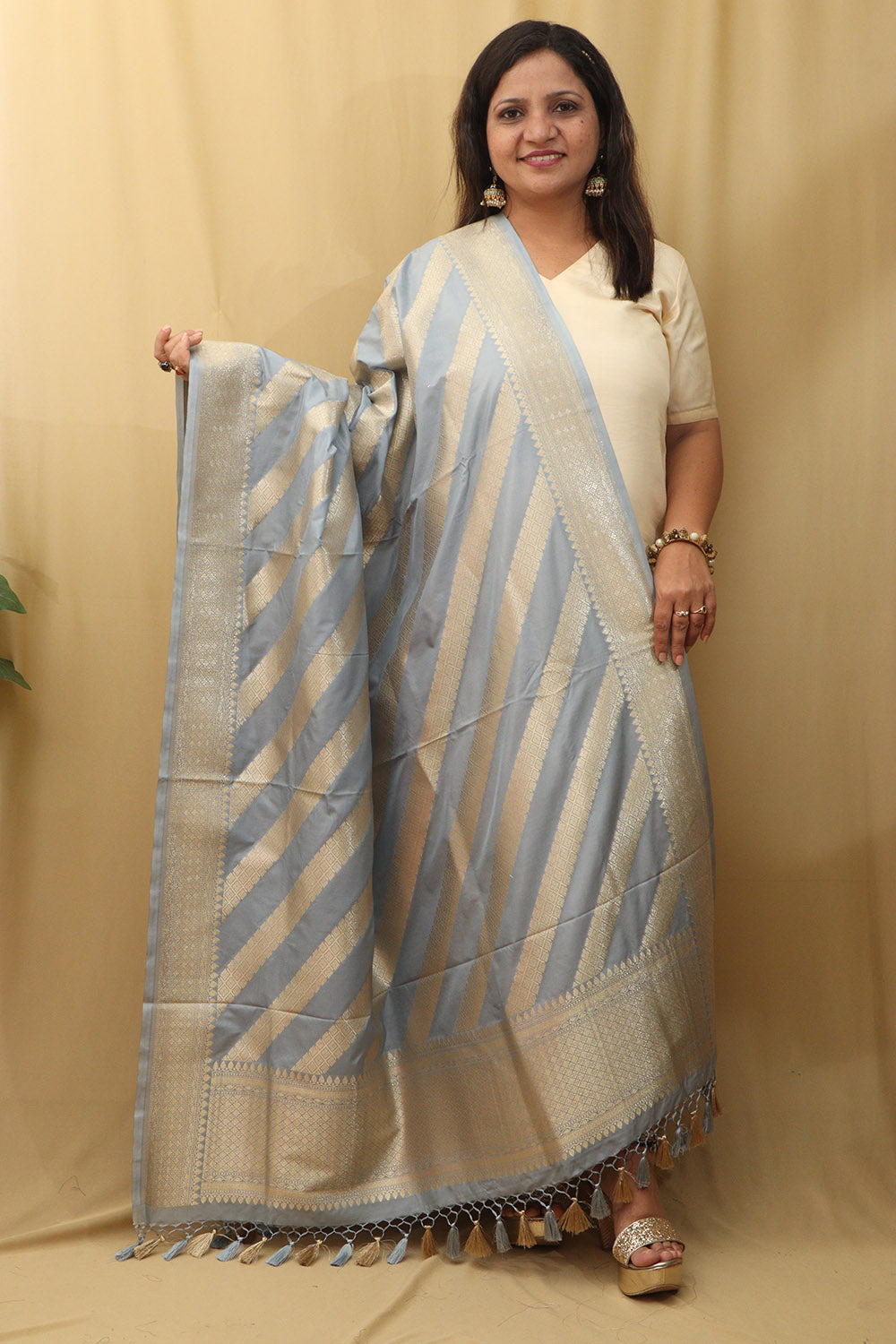 Grey Banarasi Silk Dupatta - Luxurion World