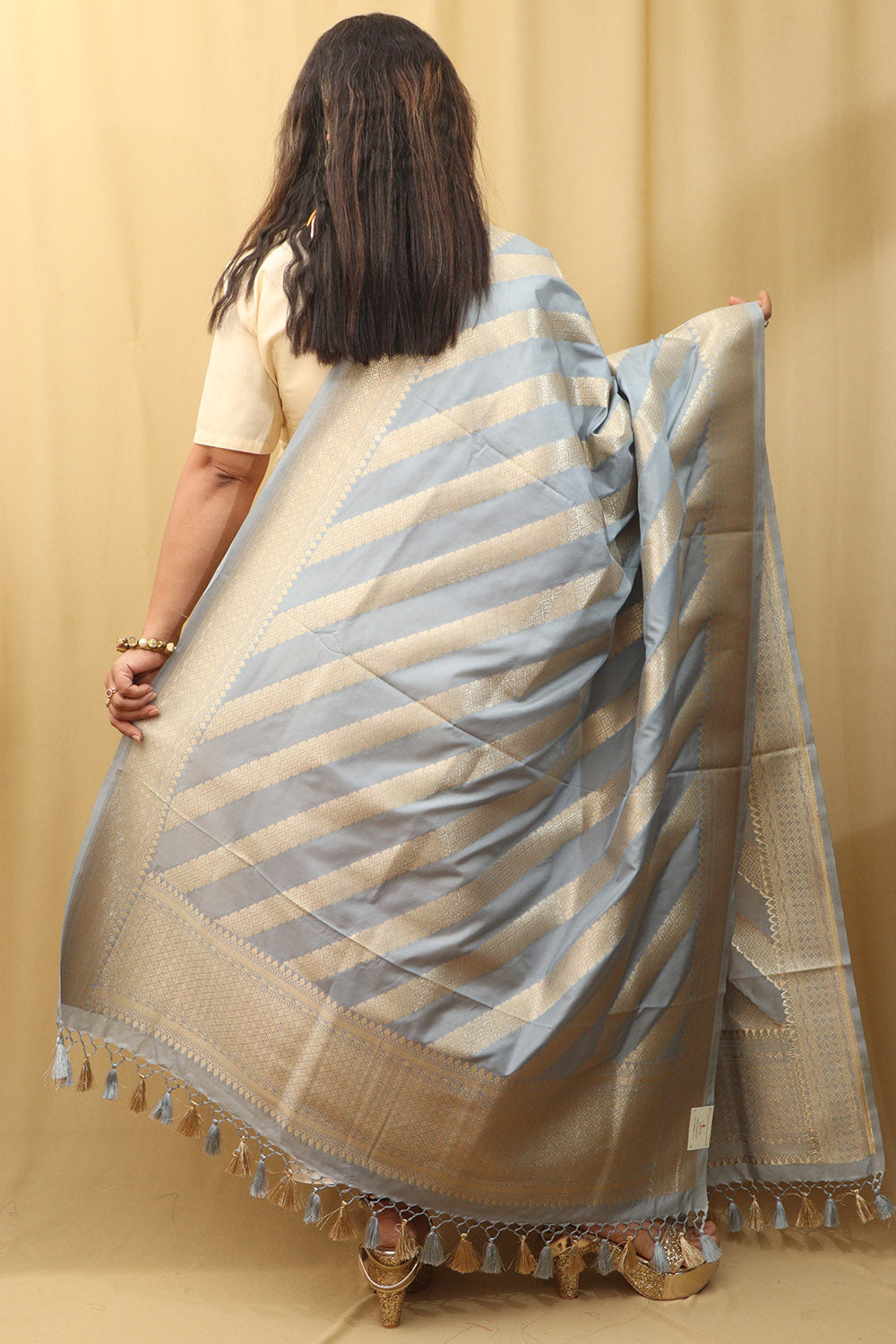 Grey Banarasi Silk Dupatta - Luxurion World