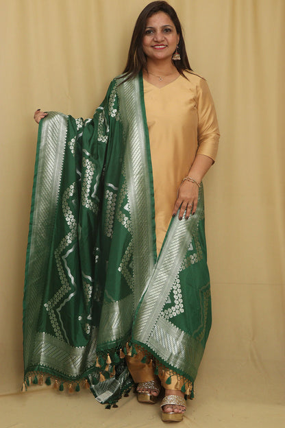 Stunning Green Banarasi Silk Dupatta - Elegant and Luxurious - Luxurion World