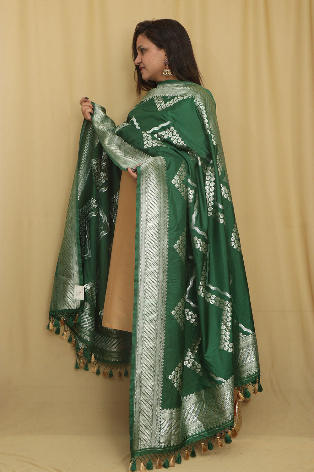 Stunning Green Banarasi Silk Dupatta - Elegant and Luxurious - Luxurion World