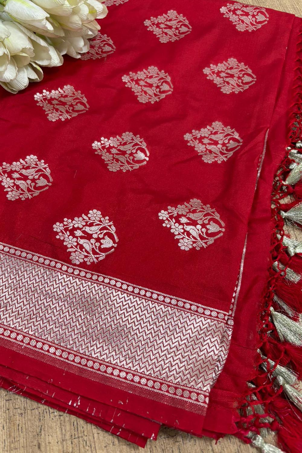 Stunning Red Banarasi Silk Dupatta - Luxurion World