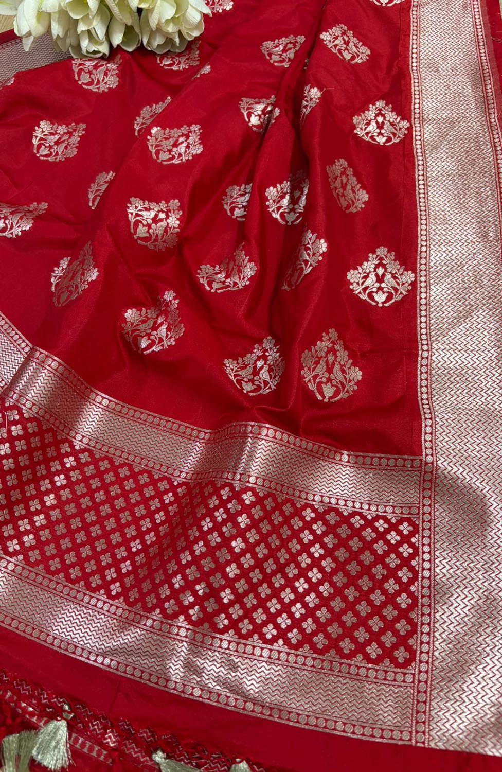 Stunning Red Banarasi Silk Dupatta - Luxurion World