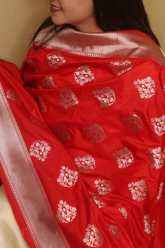 Stunning Red Banarasi Silk Dupatta - Luxurion World