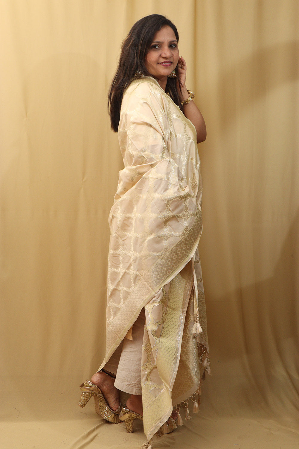 Pastel Banarasi Silk Dupatta - Luxurion World