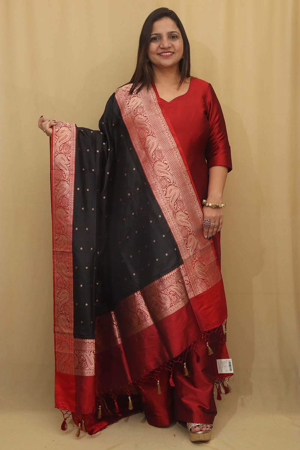 Exquisite Black Handloom Banarasi Pure Katan Silk Dupatta - Luxurion World