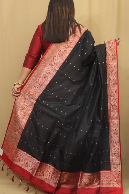 Exquisite Black Handloom Banarasi Pure Katan Silk Dupatta - Luxurion World