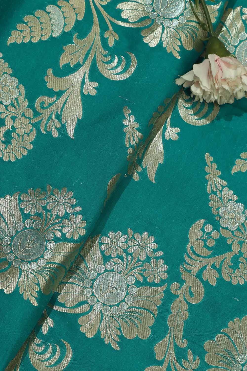 Stunning Green Banarasi Silk Fabric - 1 Mtr - Luxurion World