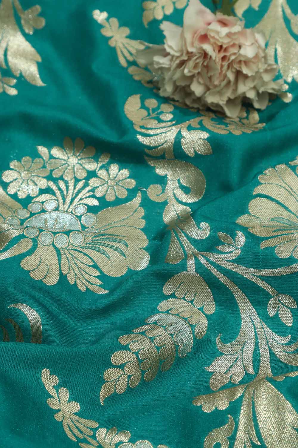 Stunning Green Banarasi Silk Fabric - 1 Mtr - Luxurion World