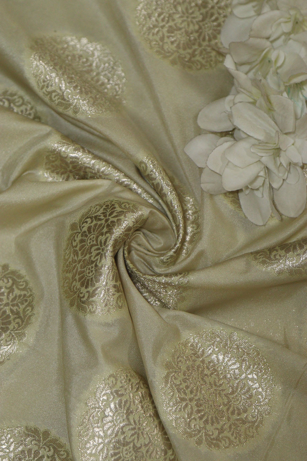 Beautiful Pastel Banarasi Silk Fabric ( 1 Mtr ) - Luxurion World