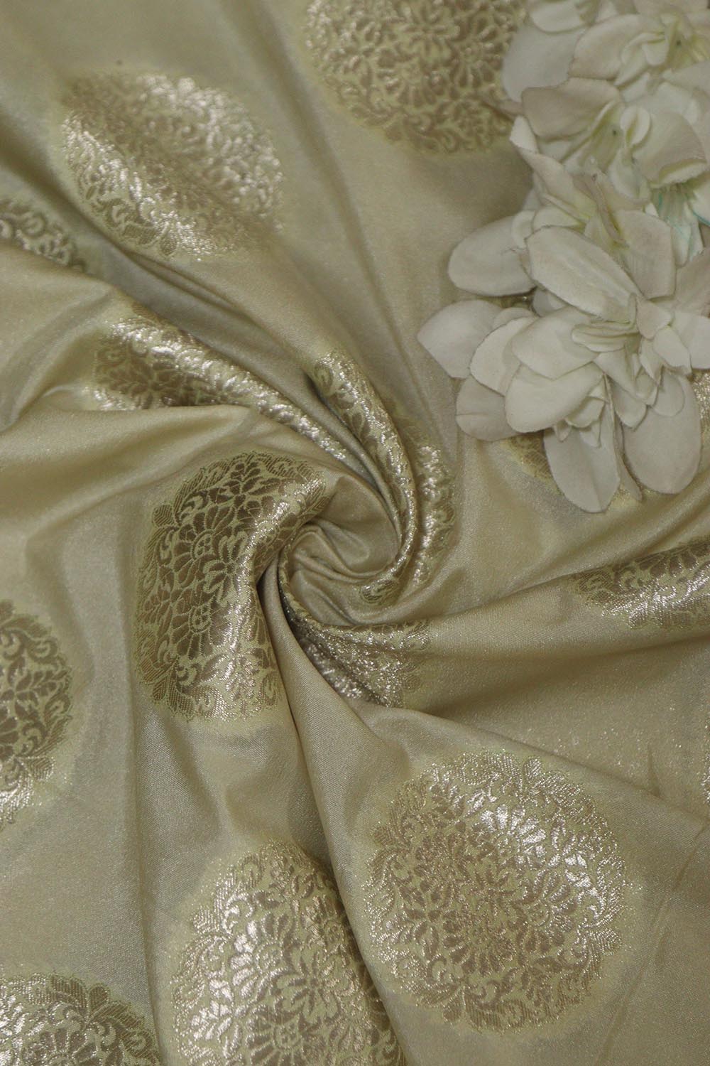 Beautiful Pastel Banarasi Silk Fabric ( 1 Mtr ) - Luxurion World