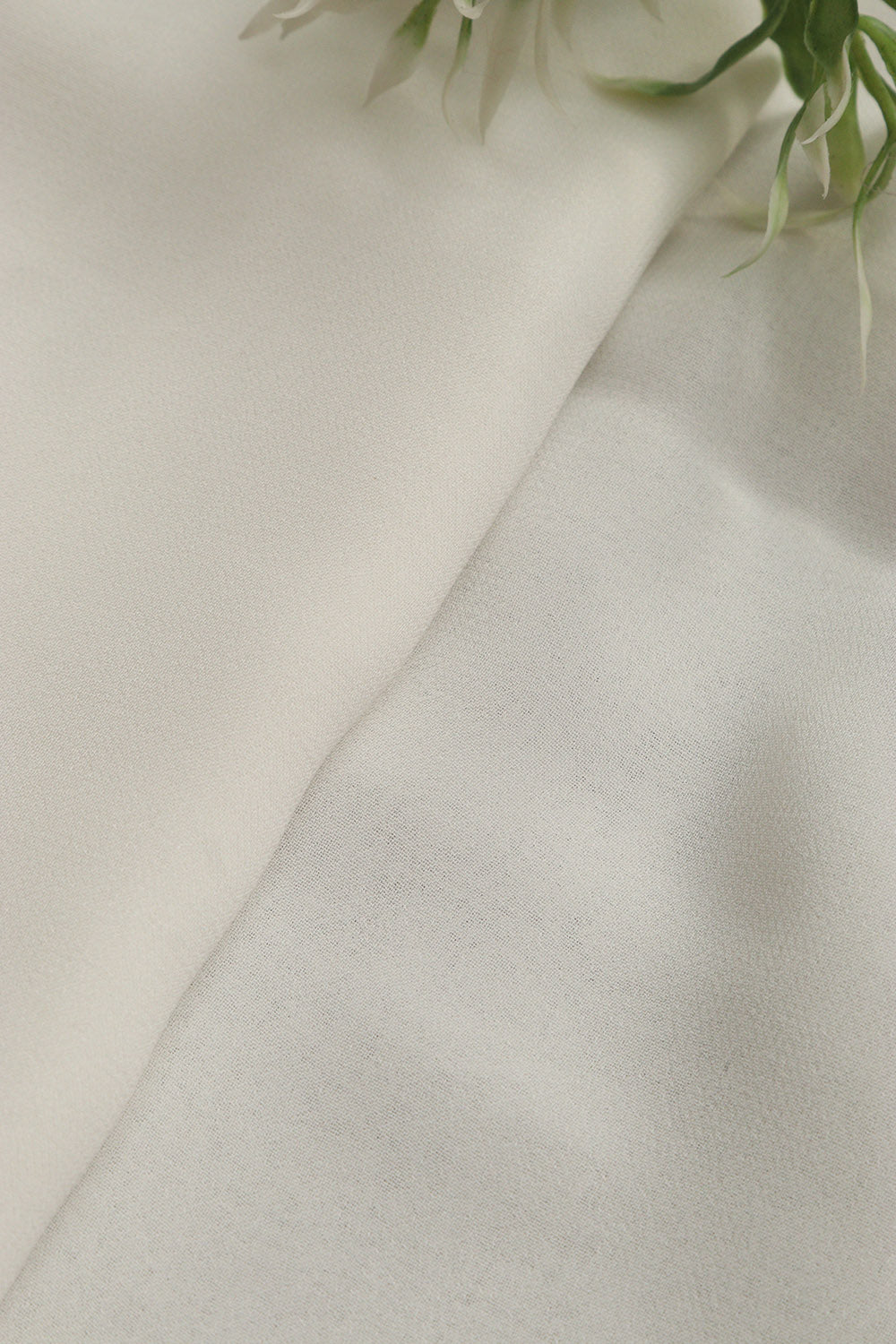 White Plain Georgette Fabric ( 2.5 Mtr ) - Luxurion World