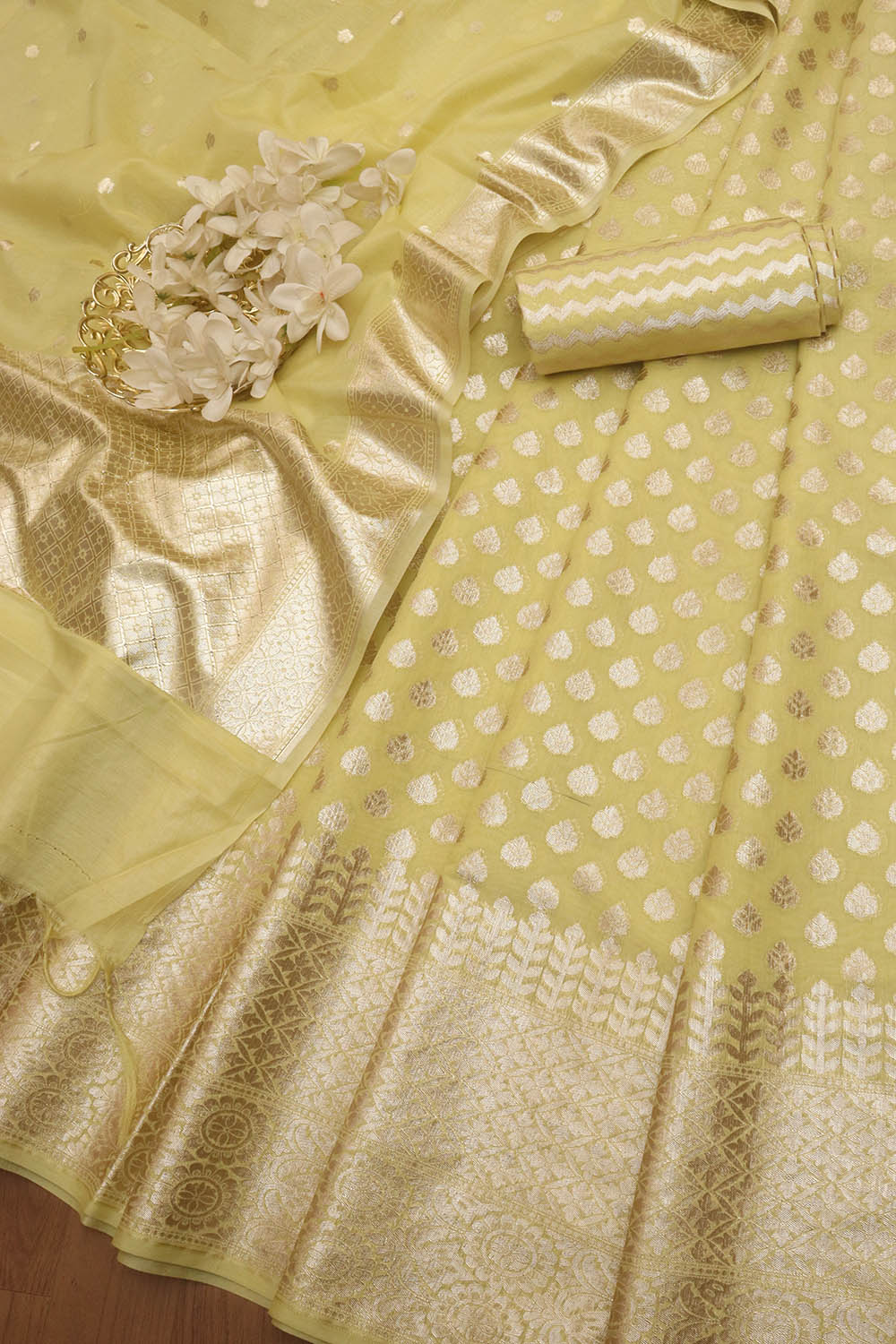 Buy Green Net Lehenga, Unstitched Lehenga, Wedding Skirt, Bridal Lehenga,  Embroidered Blouse, Lehenga Fabric, Indian Dupatta, Sequin Fabric Online in  India - Etsy