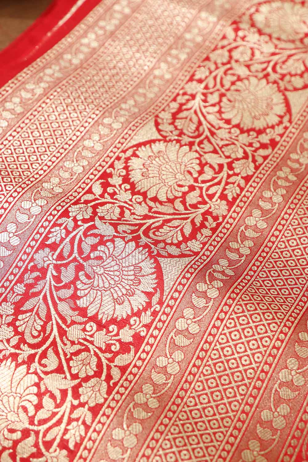 Elegant Red Banarasi Silk Lace ( 1 mtr ) - Luxurion World