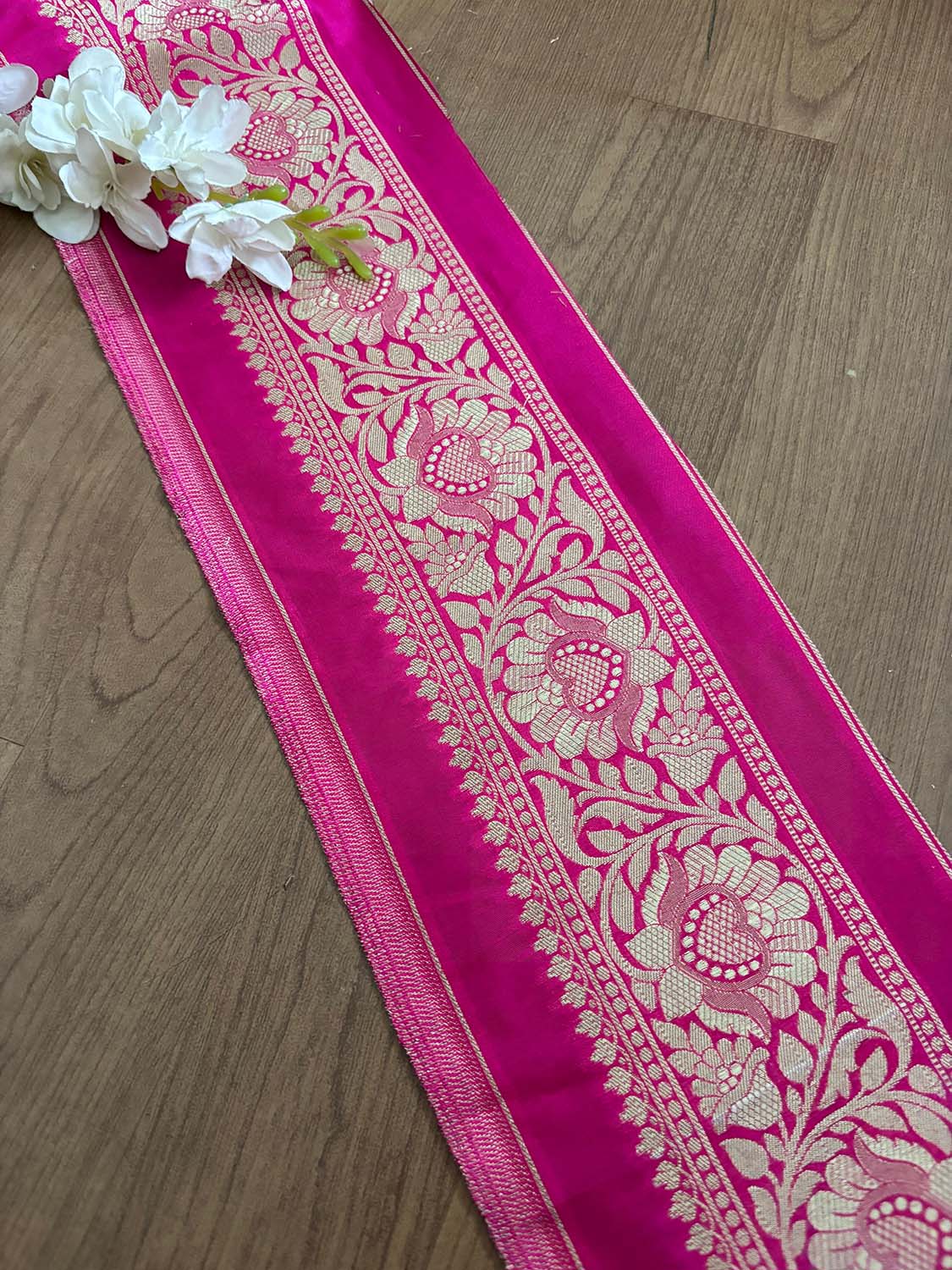 Stunning Pink Banarasi Silk Lace ( 1 Mtr ) - Luxurion World