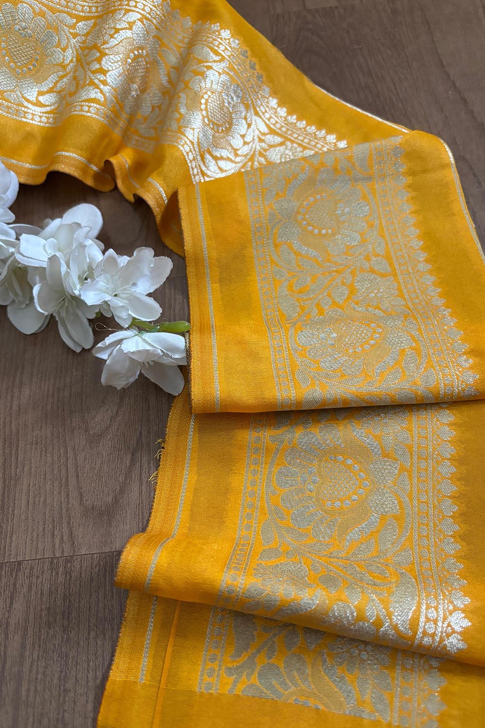 Stunning Yellow Banarasi Silk Lace ( 1 Mtr ) - Luxurion World