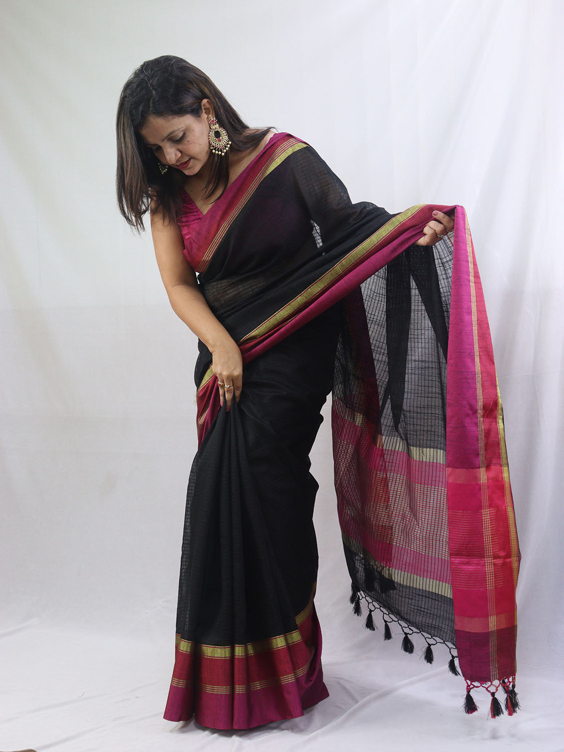 Off-White Soft Handloom Cotton Saree With Blue Border – Balaram Saha