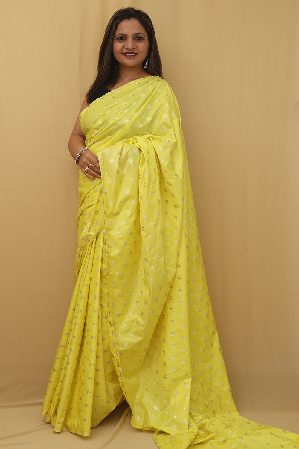 Red Printed Yellow Banarasi Saree, 6 m (with blouse piece) at Rs 5000 in  Noida