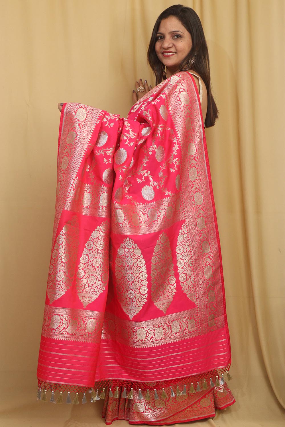 Stunning Pink Banarasi Silk Saree - Elegant and Timeless - Luxurion World