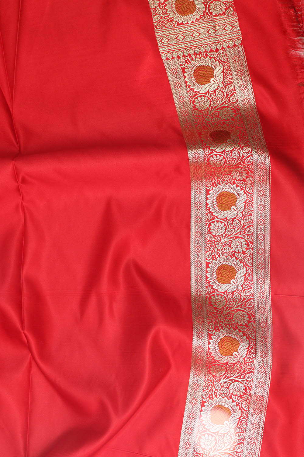 Stunning Red Banarasi Silk Saree - Perfect for Any Occasion - Luxurion World