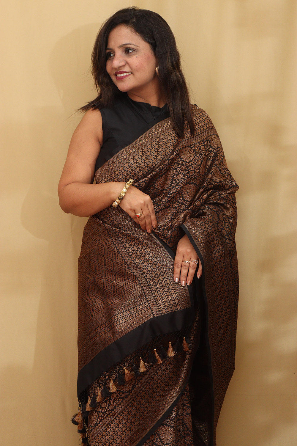 Elegant Black Banarasi Silk Saree - Timeless Beauty - Luxurion World