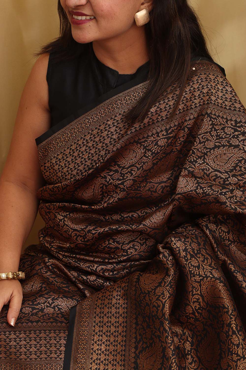 Elegant Black Banarasi Silk Saree - Timeless Beauty - Luxurion World