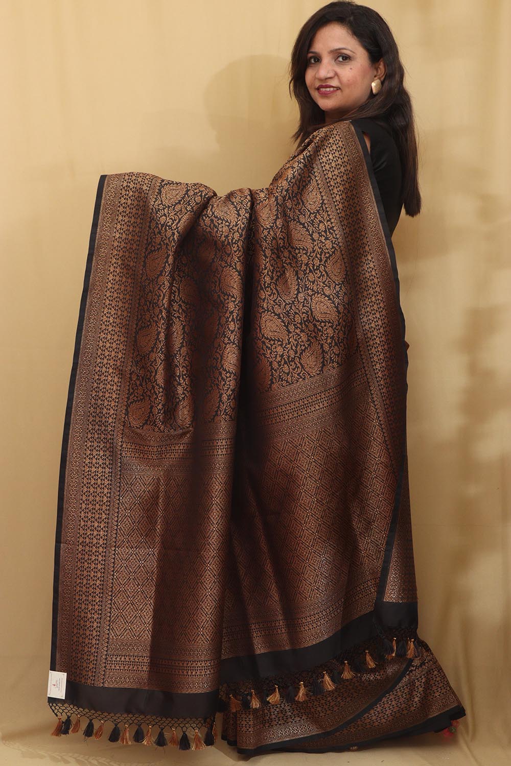 Elegant Black Banarasi Silk Saree - Timeless Beauty - Luxurion World