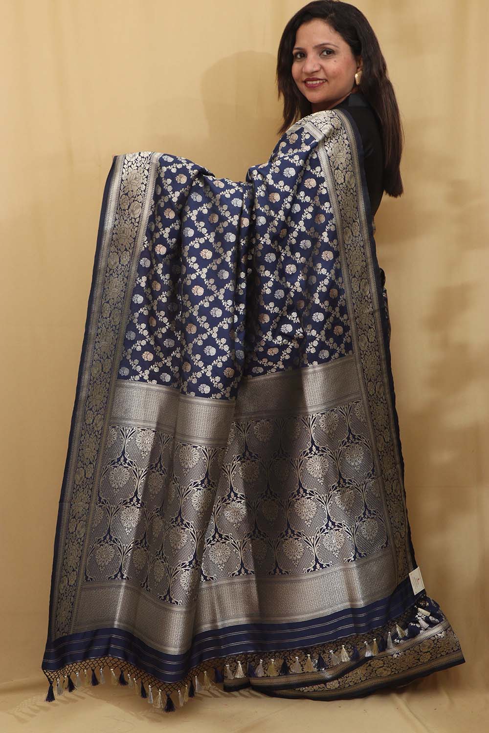 Timeless Beauty: Elegant Blue Banarasi Silk Saree - Luxurion World