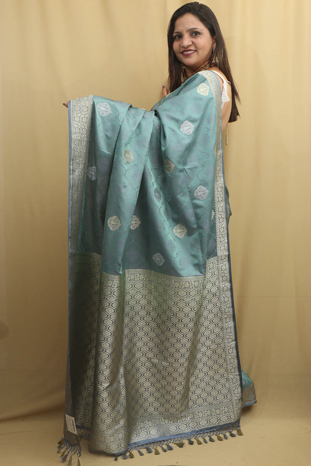 Graceful Grey Banarasi Silk Saree - Luxurion World