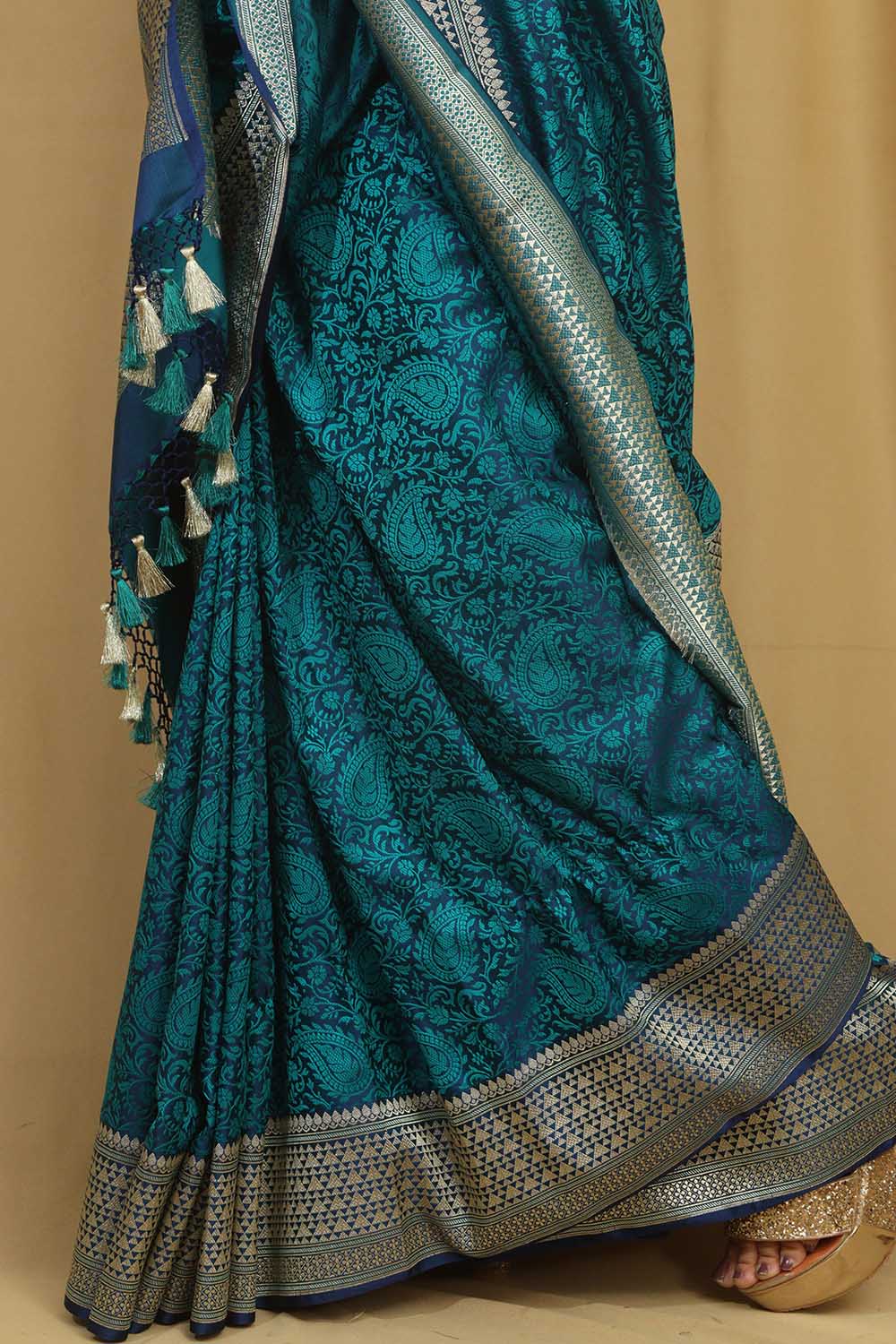 Royal Blue Banarasi Silk Saree - Elegant and Timeless - Luxurion World