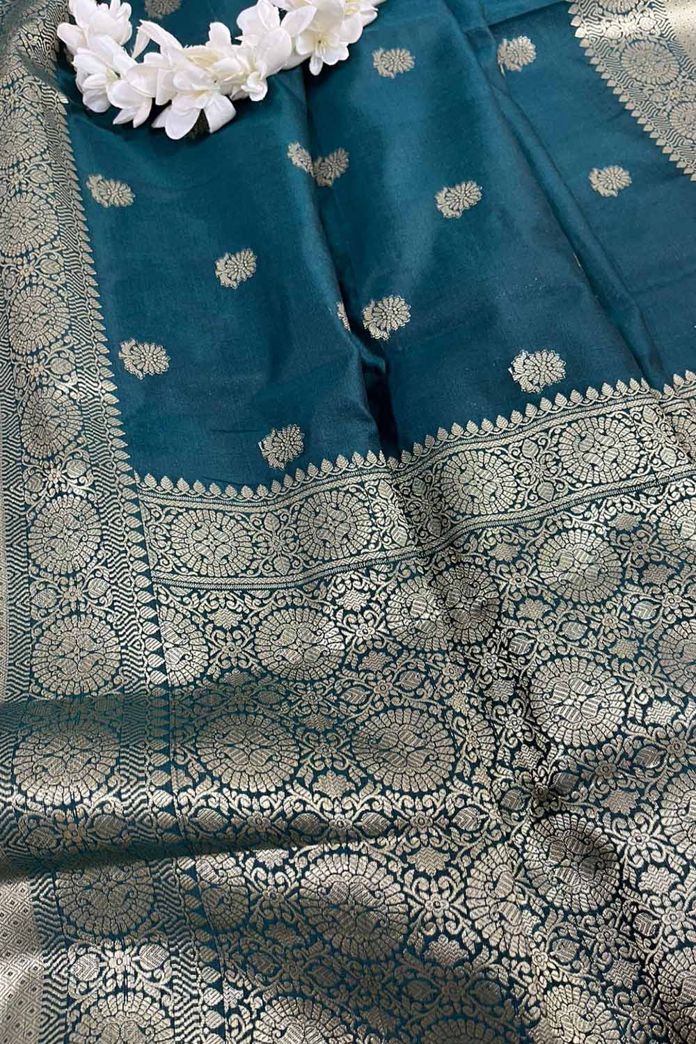 Elegance: Green Banarasi Silk Saree - Luxurion World