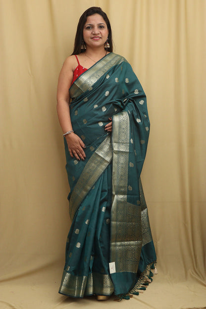 Elegance: Green Banarasi Silk Saree - Luxurion World