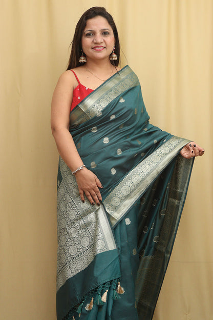 Elegance: Green Banarasi Silk Saree - Luxurion World