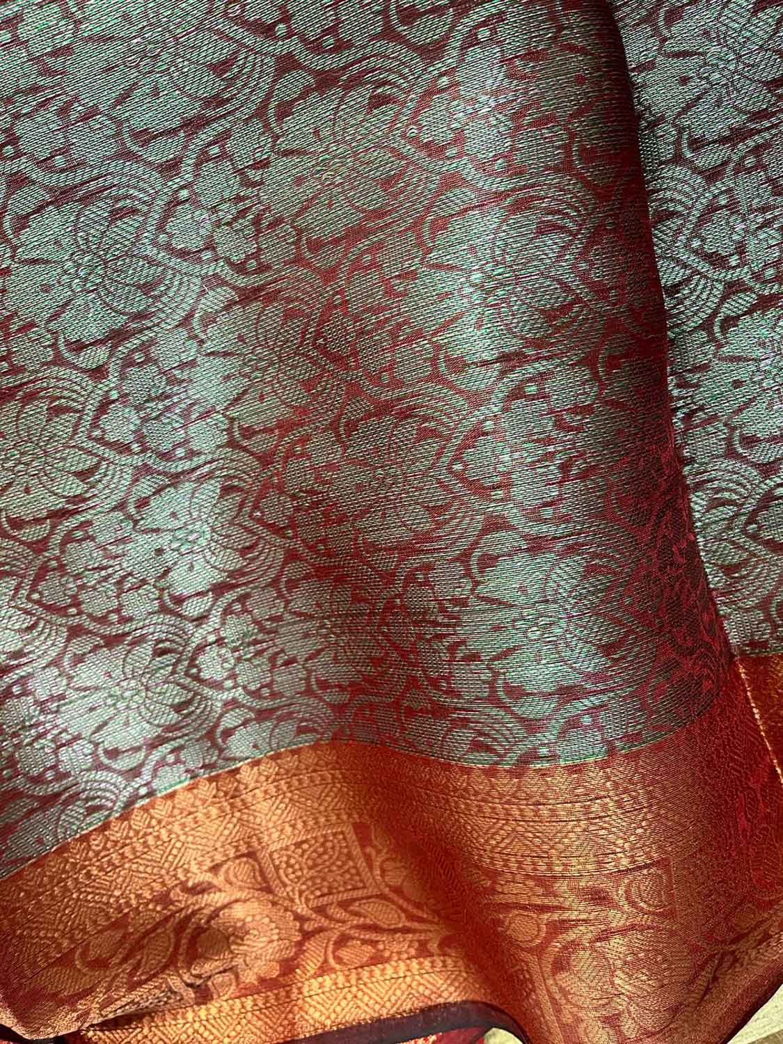 Stunning Red Banarasi Silk Saree - Elegant and Timeless - Luxurion World