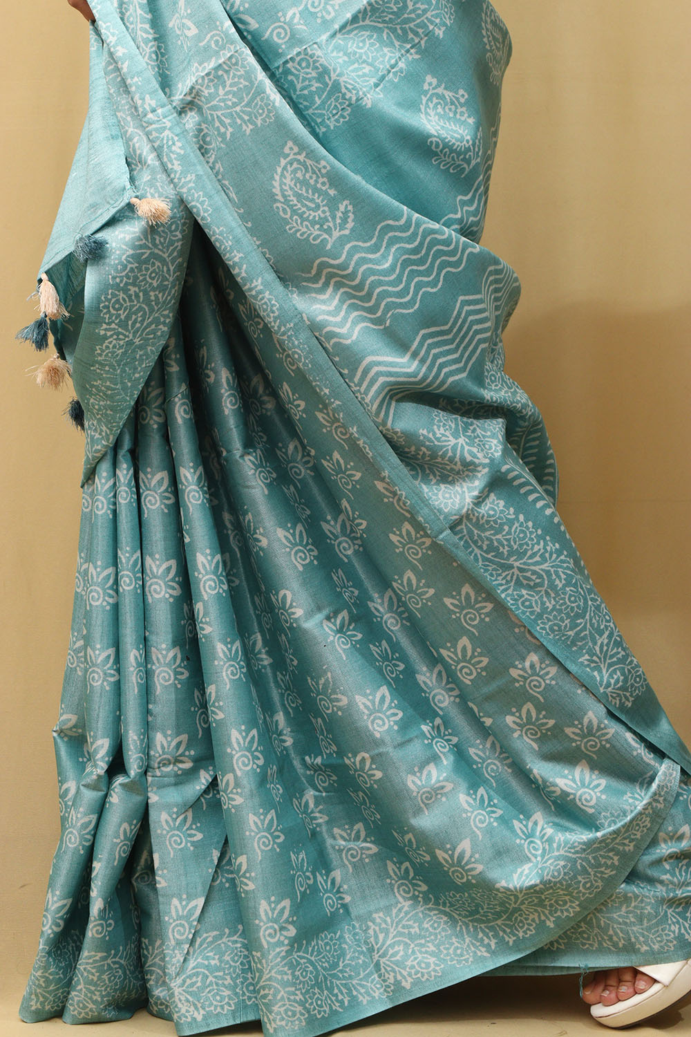 Exquisite Blue Bhagalpur Silk Saree - Elegant and Timeless - Luxurion World