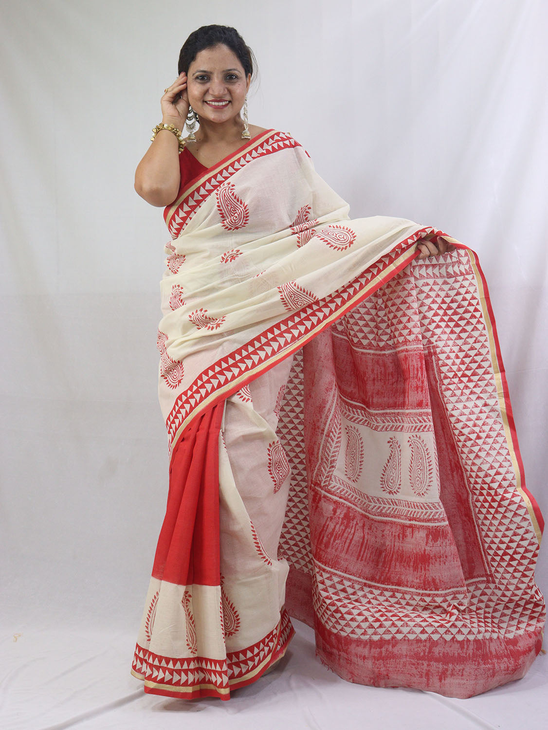 Bengali Red and White Handloom Cotton Saree | Bengal Looms