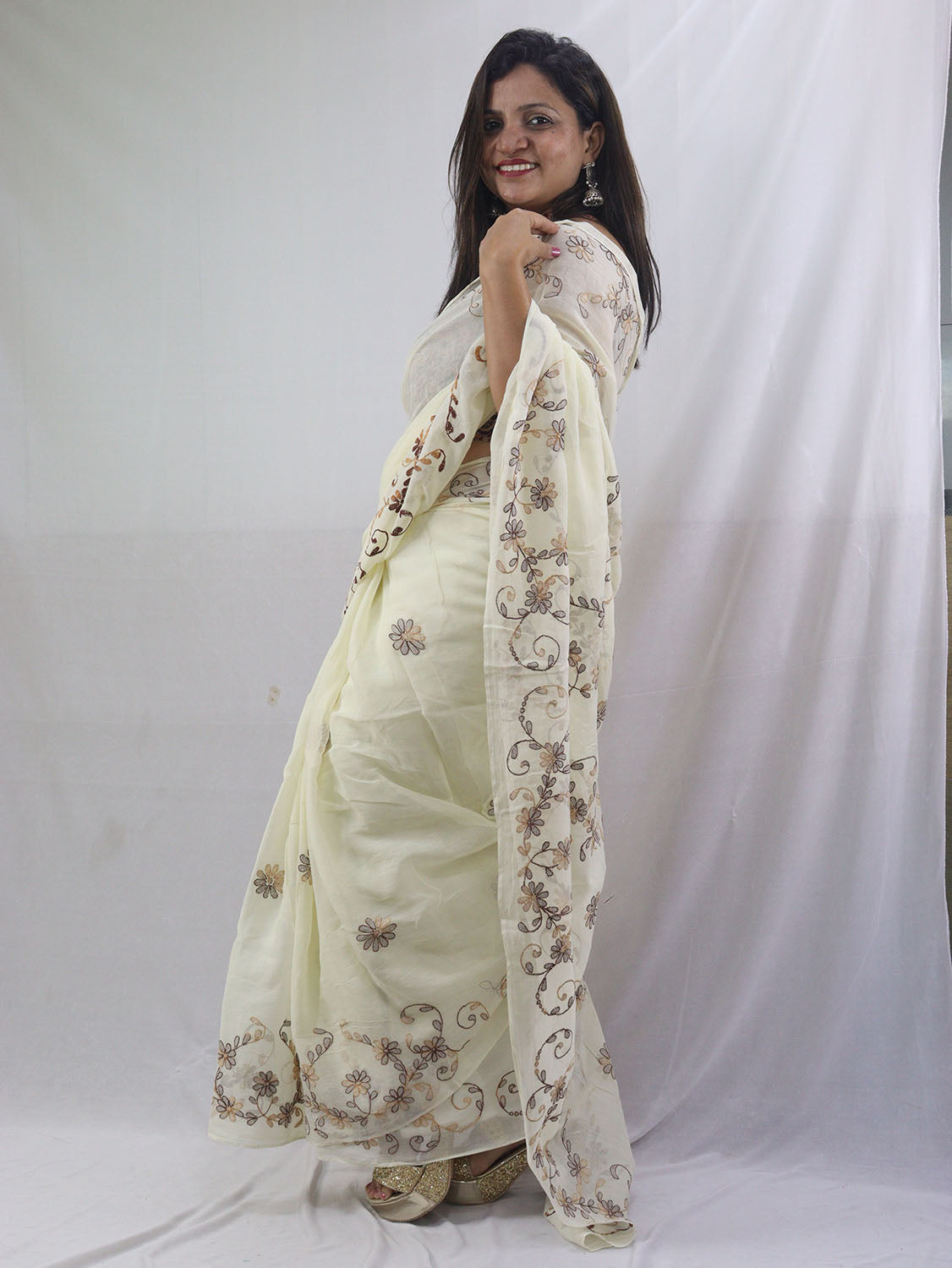 Leaf Pattern Embroidery Linen Saree | RP362