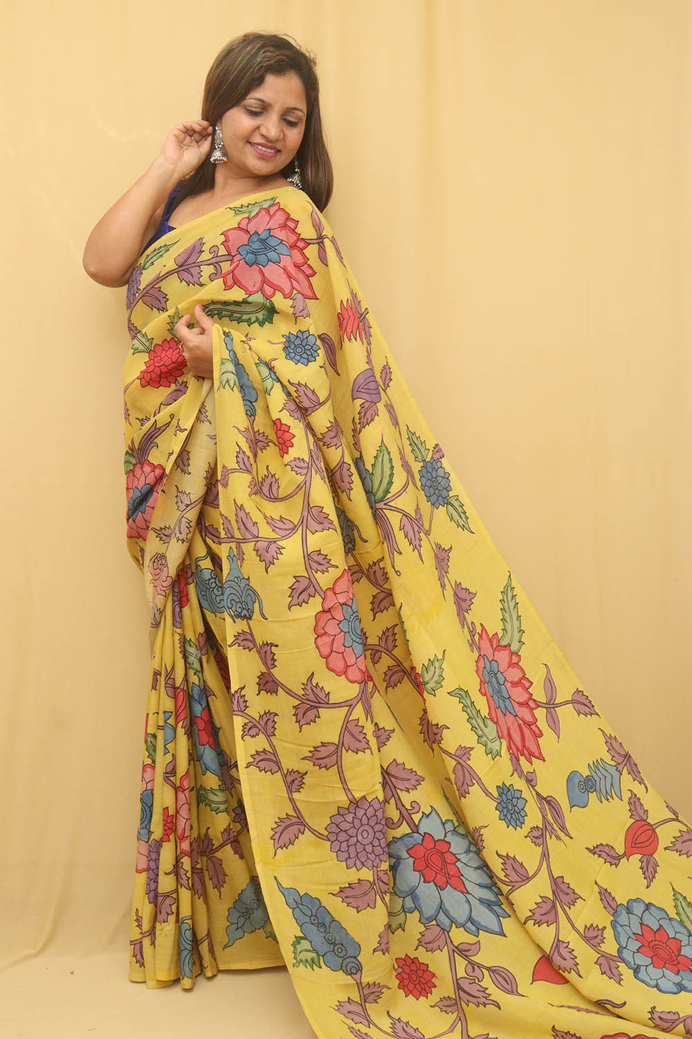 Buy Yellow (Single Tone)- Chinnor Silk Pen Kalamkari with handmade kalamkari  design on the body & zari Border online | T Nagar from ShrusEternity