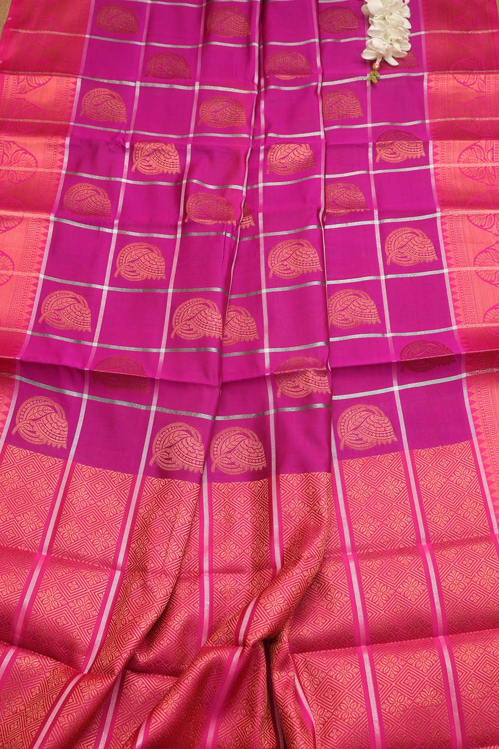 Elegant Purple Silk Checks Saree: Kanjeevaram Beauty - Luxurion World