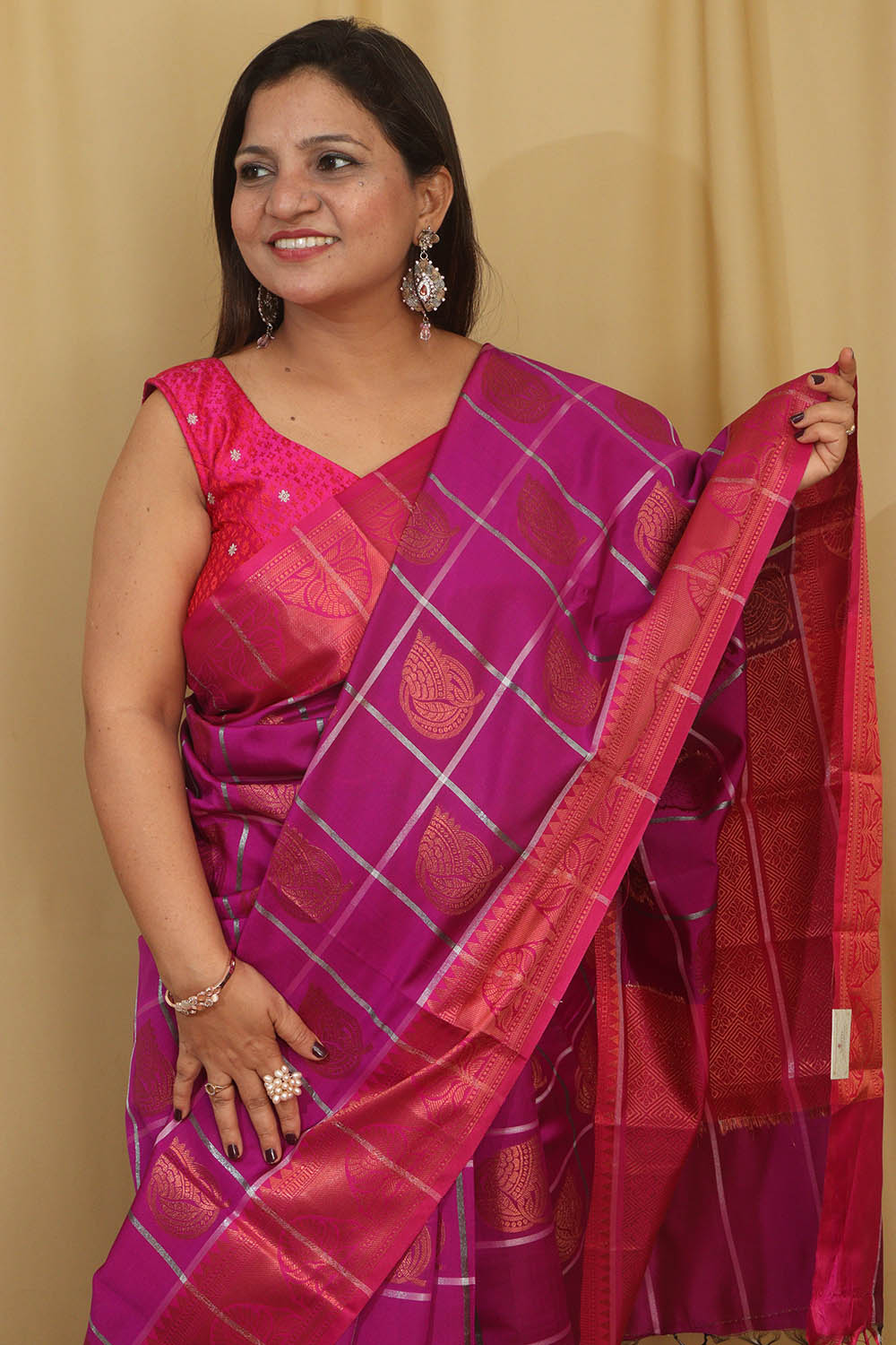 Elegant Purple Silk Checks Saree: Kanjeevaram Beauty - Luxurion World