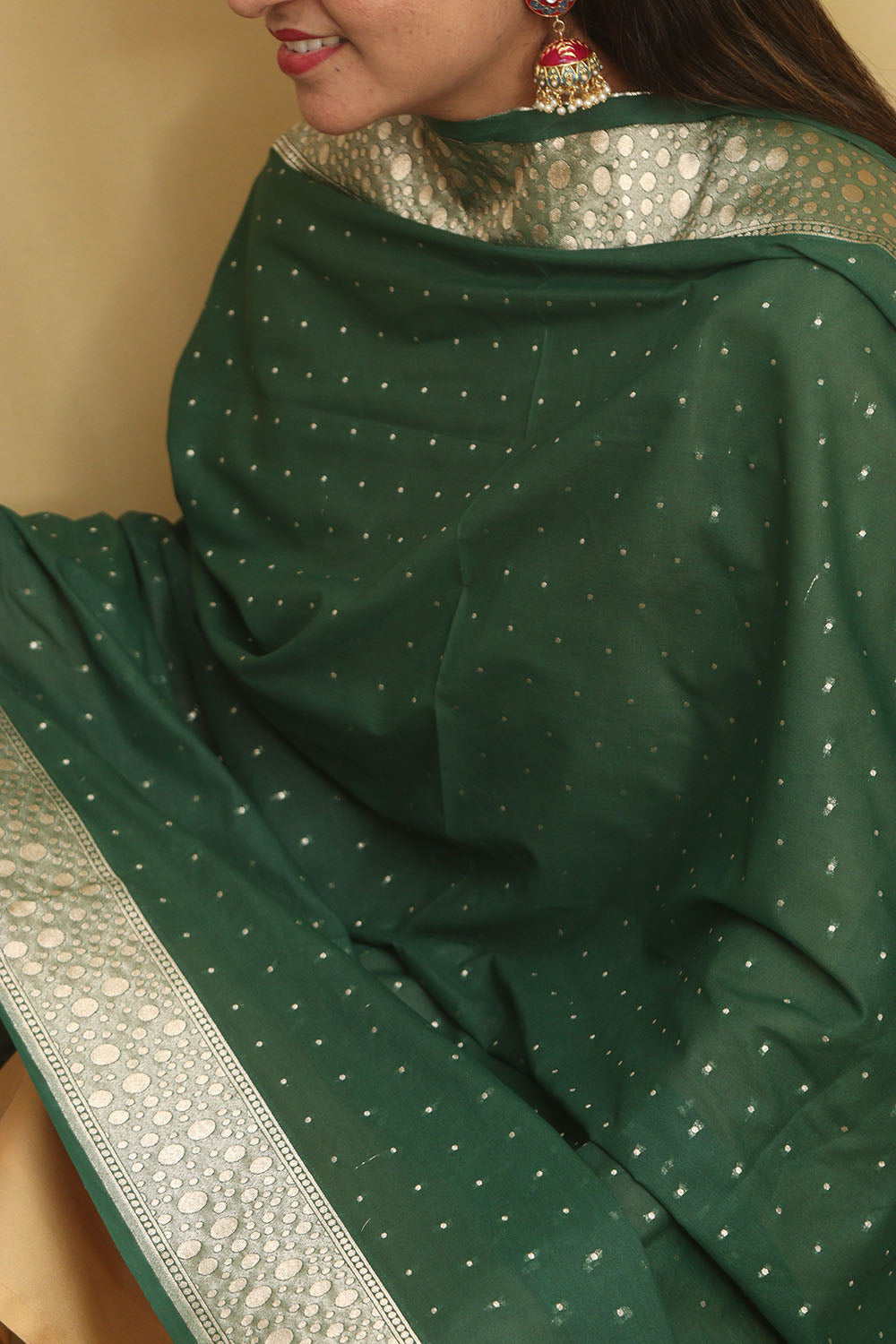 Stunning Green Banarasi Silk Stole - Elegant and Luxurious - Luxurion World