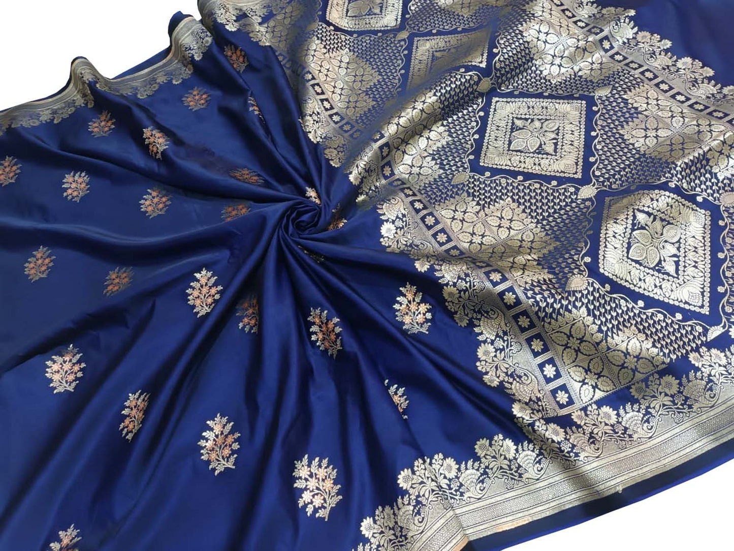 Stunning Blue Banarasi Silk Saree for Special Events - Luxurion World