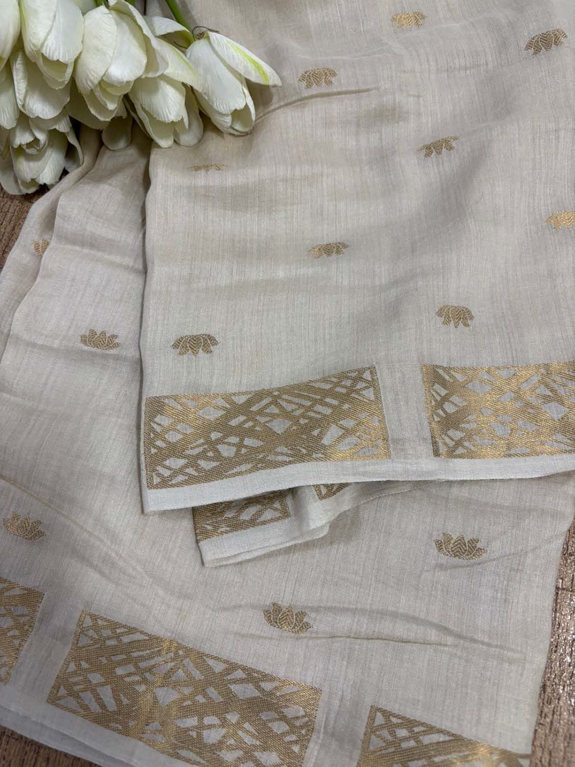 Dyeable Banarasi Moonga Silk Dupatta - Luxurion World