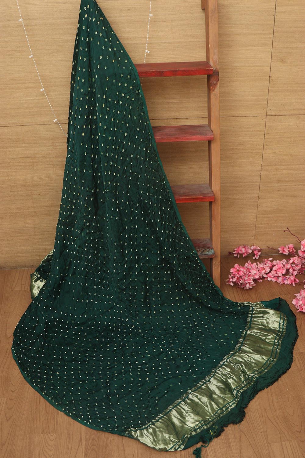 Green Bandhani Gajji Silk Dupatta - Elegant Ethnic Wear - Luxurion World