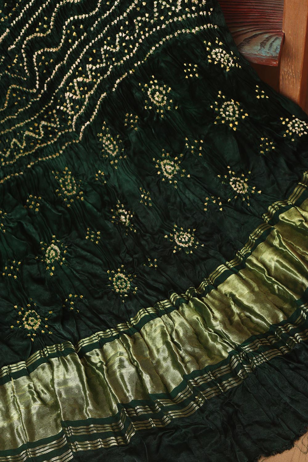 Vibrant Bandhani Gajji Silk Dupatta in Red and Green - Luxurion World