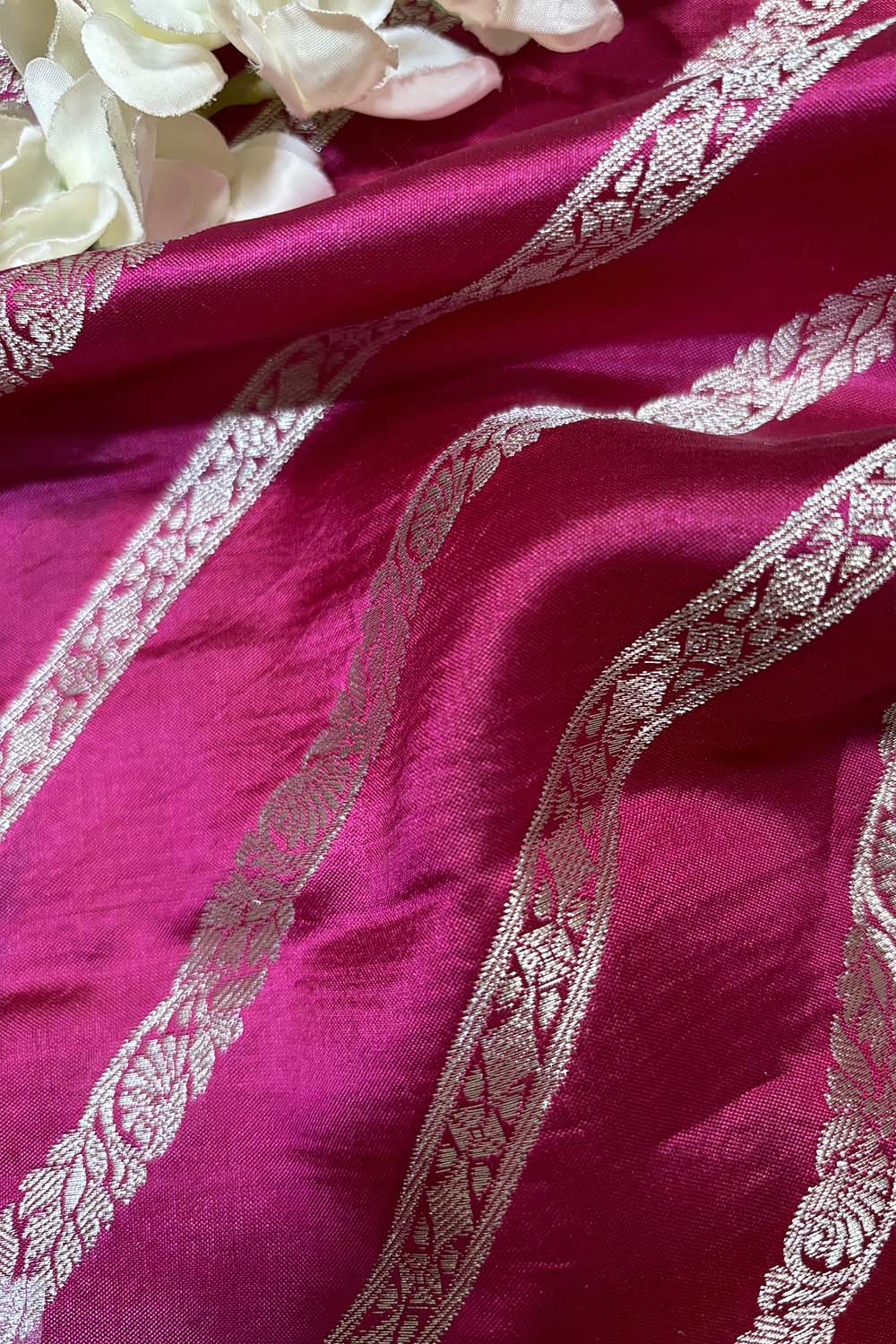 Exquisite Pink Banarasi Handloom Pure Silk Stripes Design Fabric ( 2.5 Mtr ) - Luxurion World