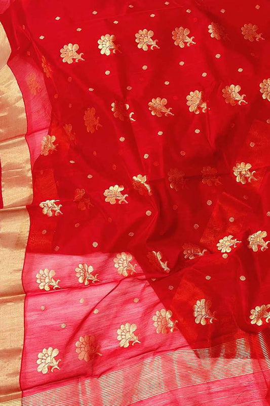 Red Chanderi Silk Cotton Saree: Handloom Elegance - Luxurion World